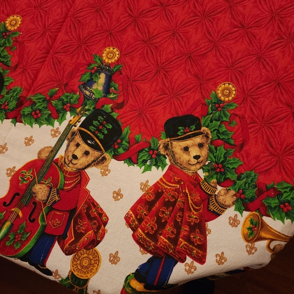 Wilton Court Christmas Holiday Tablecloth Marching Band Instrument Bears Soldier - Picture 3 of 11